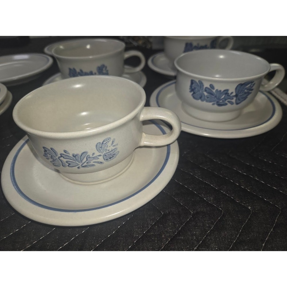 Pfaltzgraff Yorktowne Blue Floral Stoneware Tea Cup and Saucer Set of 4
